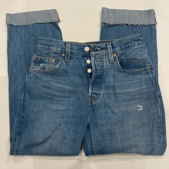 Levi’s 501 Crop Frayed - Picture 8 of 10